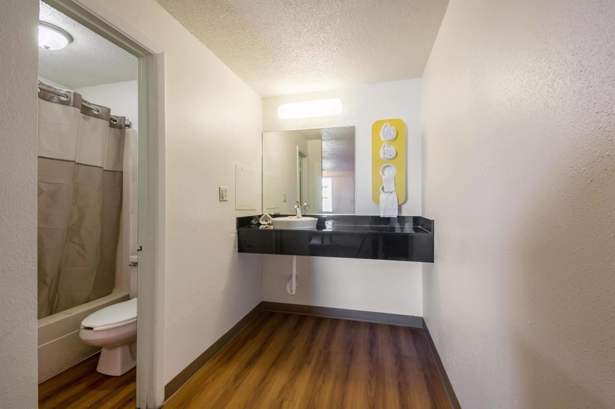 Hotel 465 By Regency Indianapolis Exterior photo